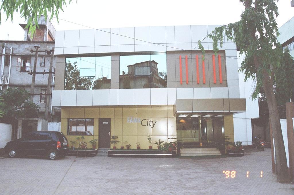 Hotel Fame City Guwahati Zewnętrze zdjęcie