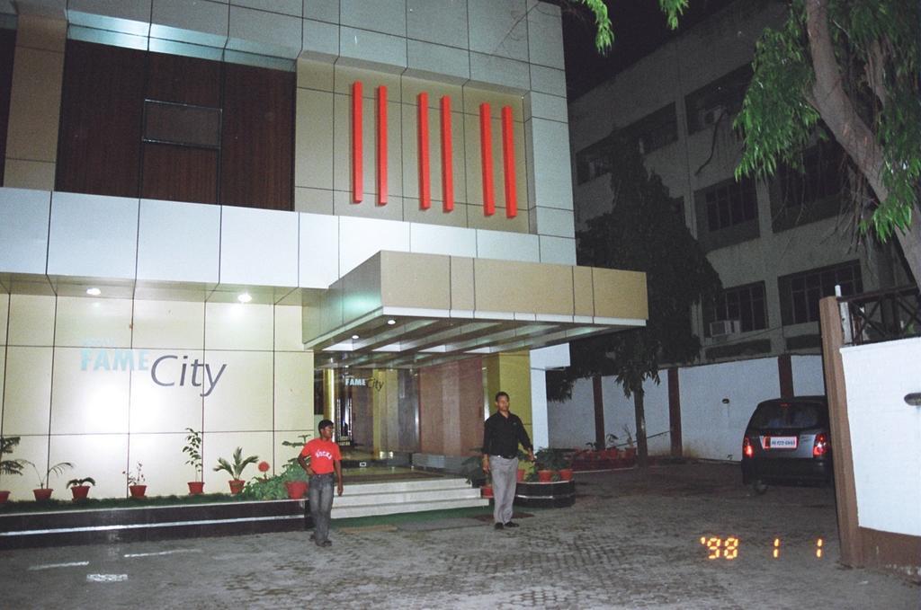 Hotel Fame City Guwahati Zewnętrze zdjęcie